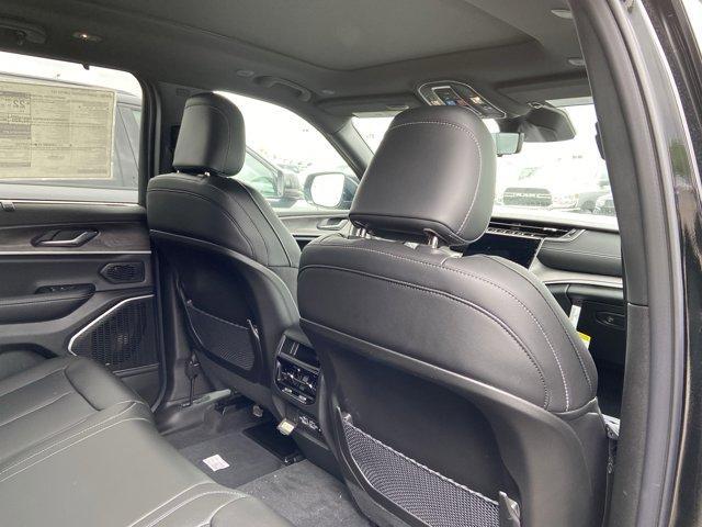new 2025 Jeep Grand Cherokee car