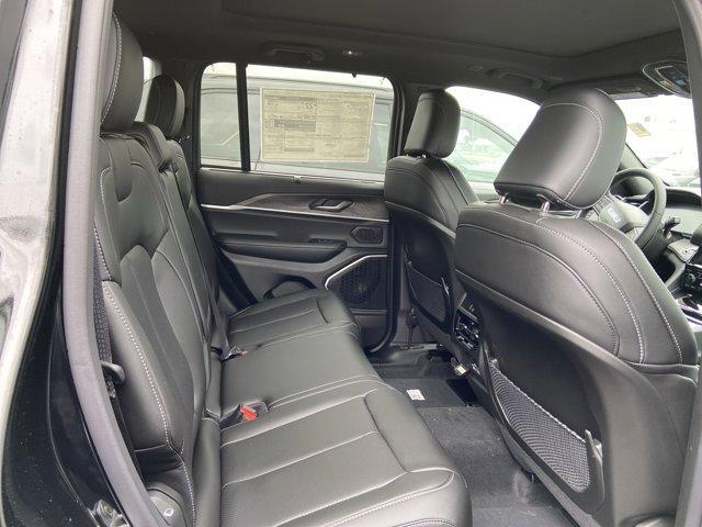 new 2025 Jeep Grand Cherokee car
