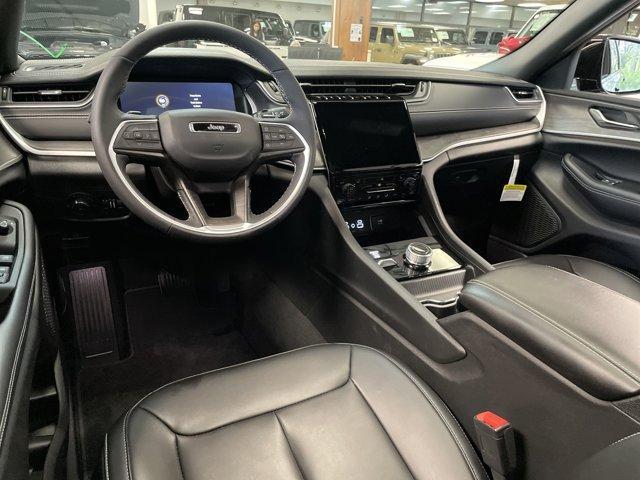 new 2025 Jeep Grand Cherokee car, priced at $43,993