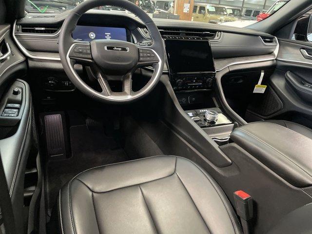 new 2025 Jeep Grand Cherokee car, priced at $43,993