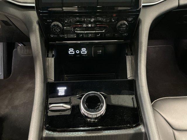 new 2025 Jeep Grand Cherokee car, priced at $43,993