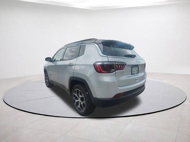 new 2024 Jeep Compass car, priced at $30,995