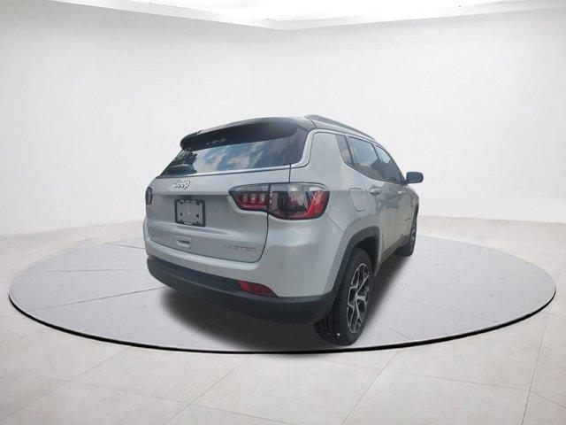 new 2024 Jeep Compass car, priced at $30,995
