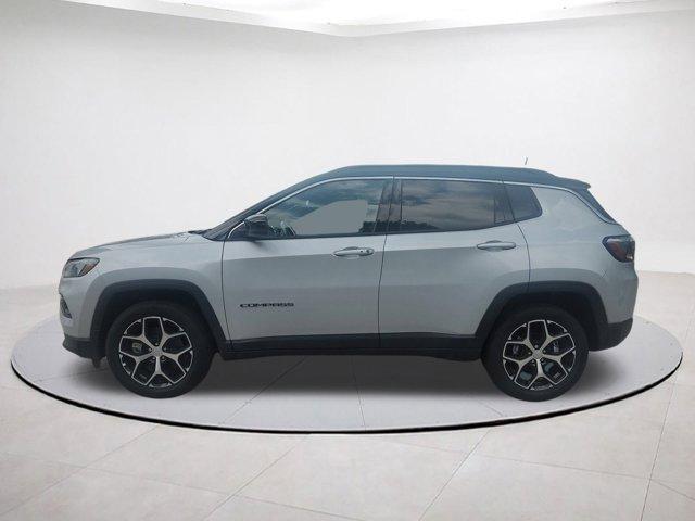 new 2024 Jeep Compass car, priced at $30,995
