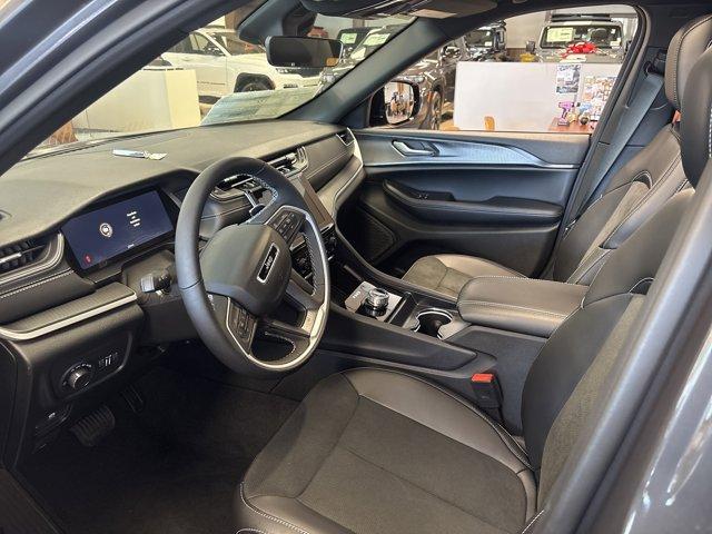 new 2025 Jeep Grand Cherokee car, priced at $45,641