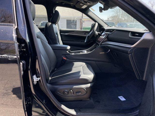 new 2025 Jeep Grand Cherokee car, priced at $46,010