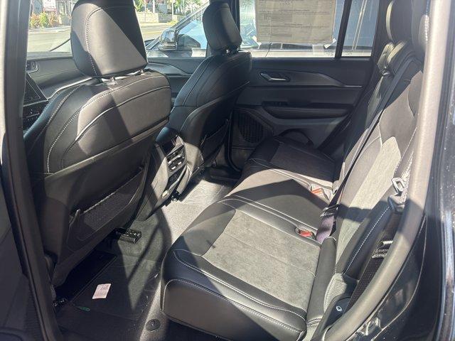 new 2025 Jeep Grand Cherokee car, priced at $40,144