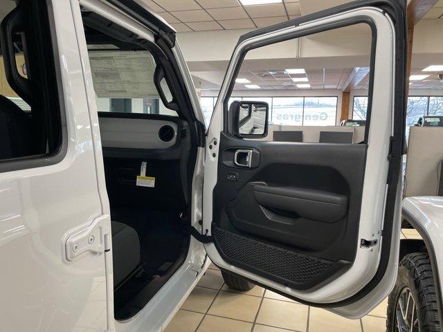 new 2025 Jeep Wrangler car, priced at $44,626