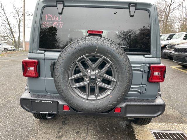 new 2025 Jeep Wrangler car, priced at $48,231