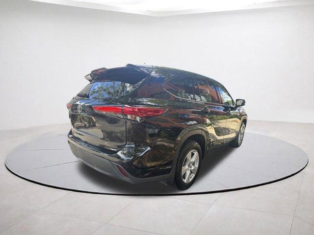 used 2021 Toyota Highlander car, priced at $28,589