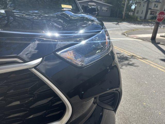 used 2021 Toyota Highlander car, priced at $28,589