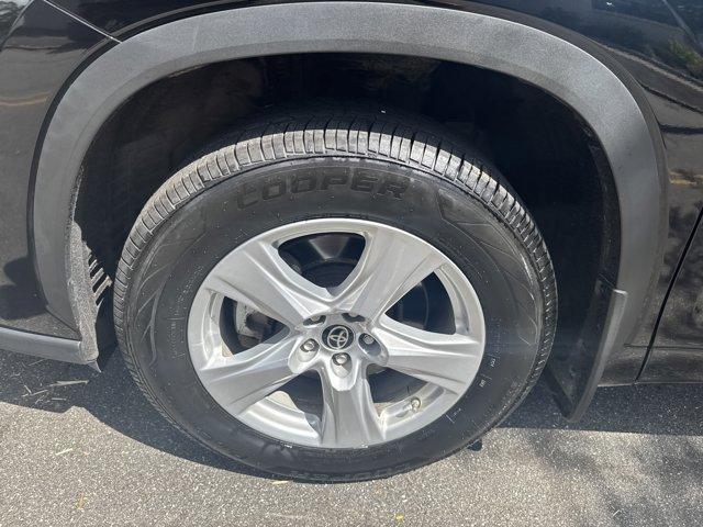 used 2021 Toyota Highlander car, priced at $28,589