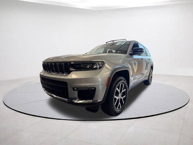 new 2025 Jeep Grand Cherokee L car, priced at $47,005