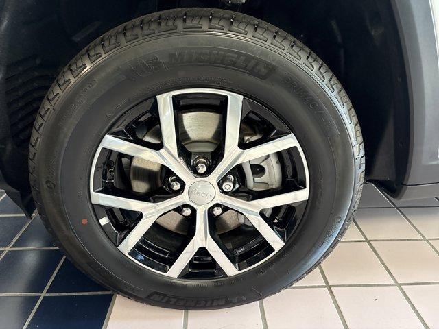 new 2025 Jeep Grand Cherokee L car, priced at $47,005