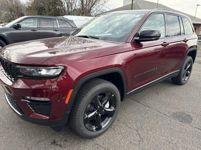 new 2025 Jeep Grand Cherokee car, priced at $47,613