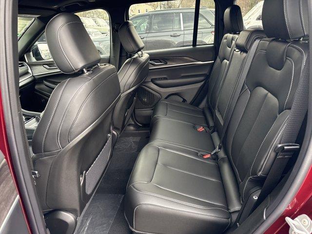 new 2025 Jeep Grand Cherokee car, priced at $47,613