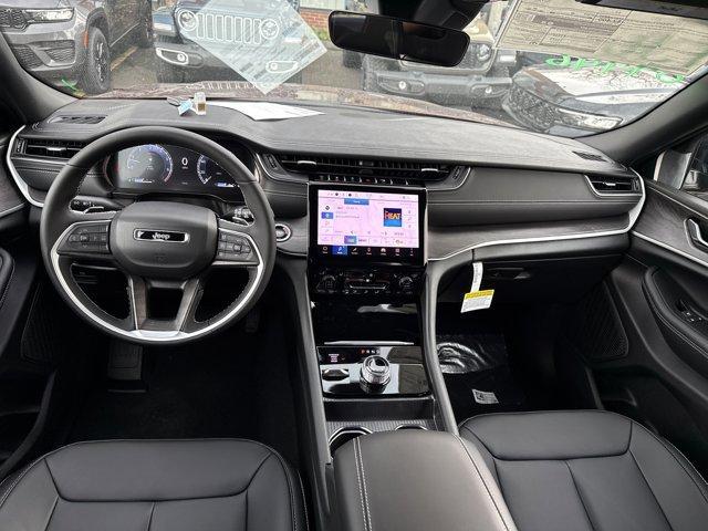 new 2025 Jeep Grand Cherokee car, priced at $47,613