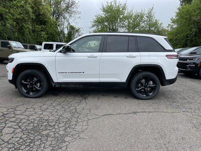 new 2025 Jeep Grand Cherokee car, priced at $43,678