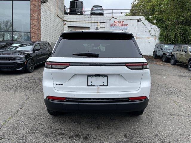 new 2025 Jeep Grand Cherokee car, priced at $43,678