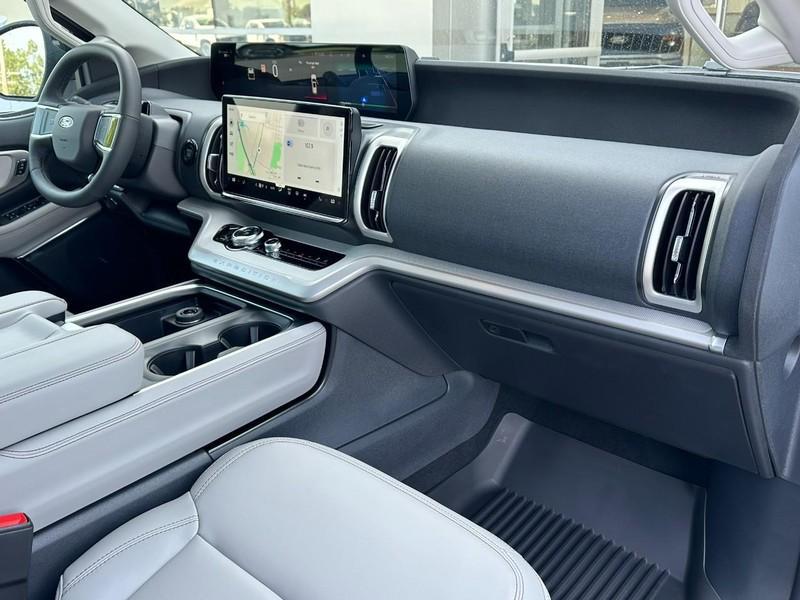 new 2025 Ford Expedition Max car, priced at $75,195