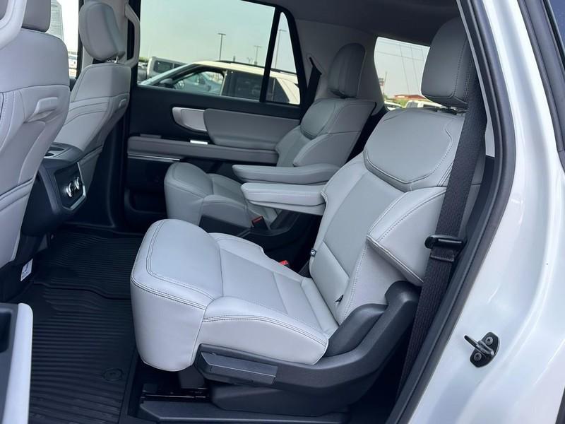 new 2025 Ford Expedition Max car, priced at $75,195