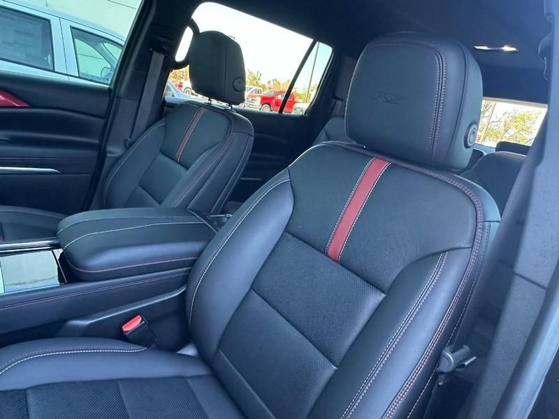 used 2025 Chevrolet Traverse car, priced at $50,790