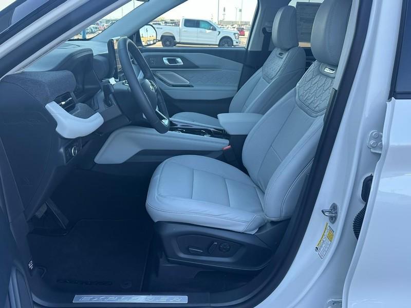 new 2025 Ford Explorer car, priced at $58,569