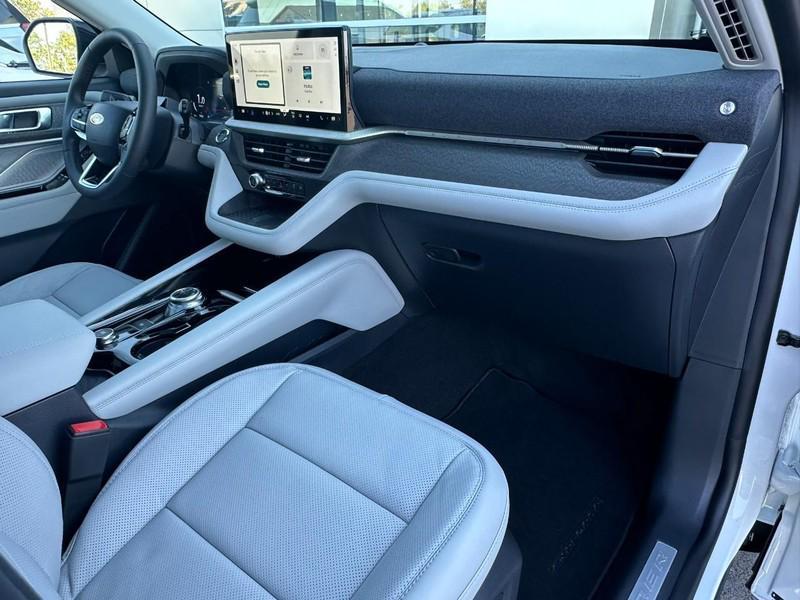 new 2025 Ford Explorer car, priced at $58,569