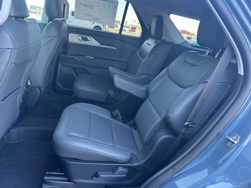 new 2025 Ford Explorer car, priced at $48,289