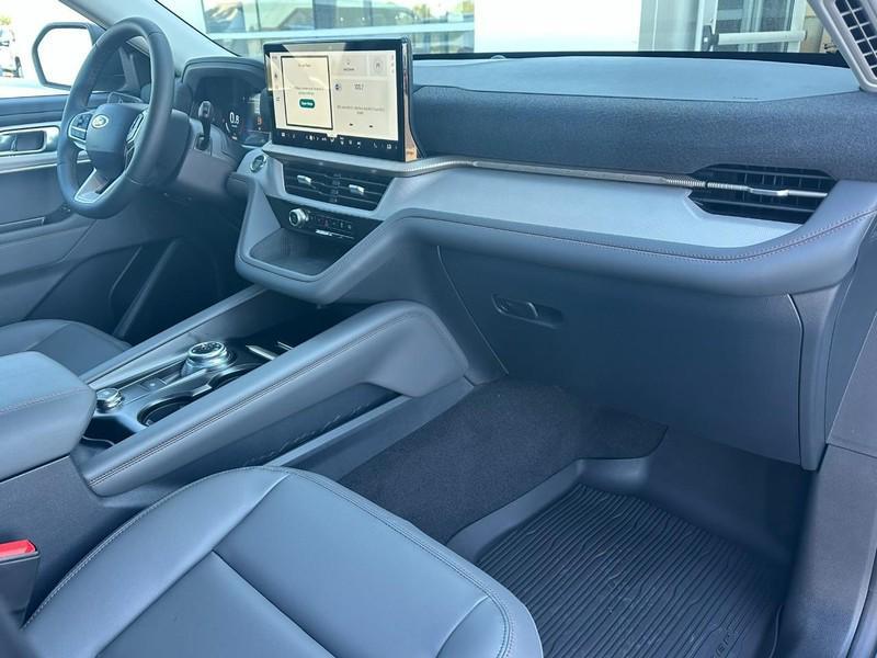 new 2025 Ford Explorer car, priced at $48,289