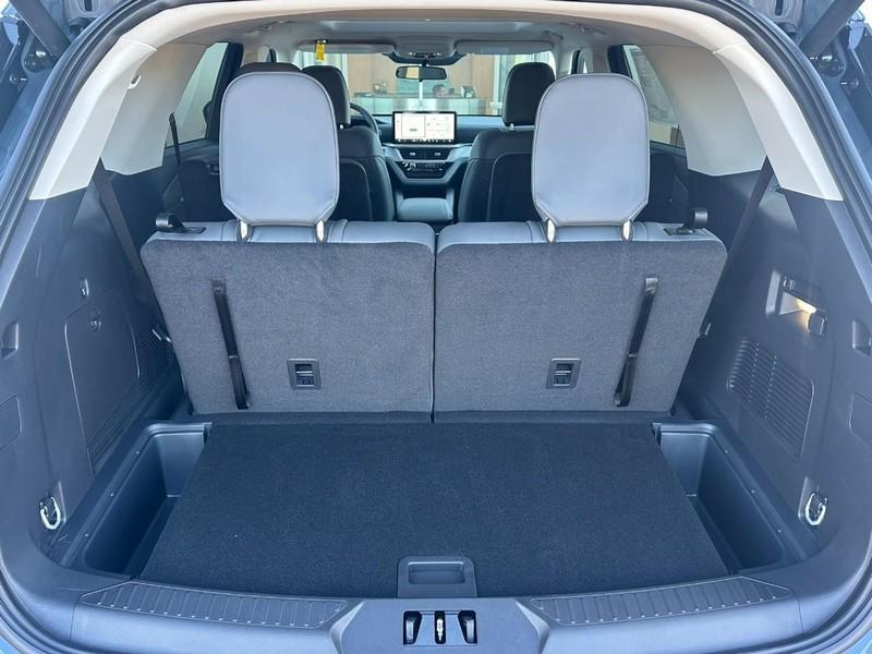 new 2025 Ford Explorer car, priced at $48,289
