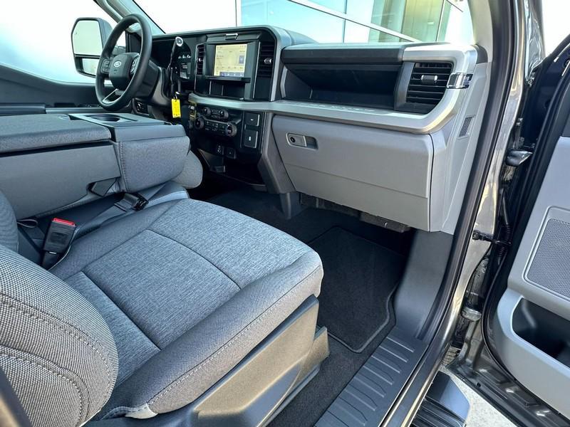 new 2025 Ford F-250 car, priced at $60,298
