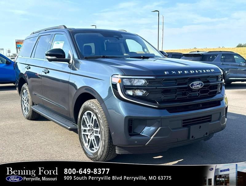 new 2025 Ford Expedition car, priced at $71,070