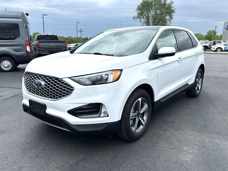 new 2024 Ford Edge car, priced at $43,577