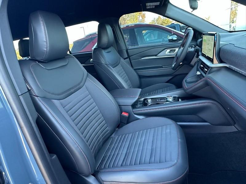 new 2025 Ford Explorer car, priced at $46,318