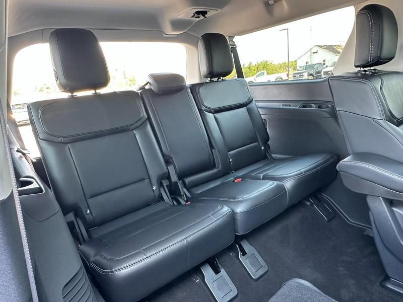 new 2025 Ford Expedition Max car, priced at $81,234