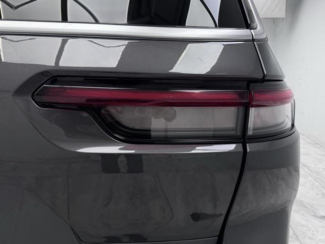 used 2022 Jeep Grand Cherokee L car, priced at $38,900