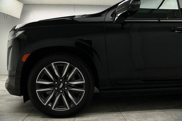 used 2023 Cadillac Escalade ESV car, priced at $69,900