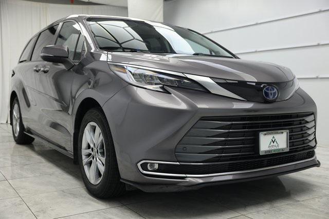 used 2022 Toyota Sienna car, priced at $46,995