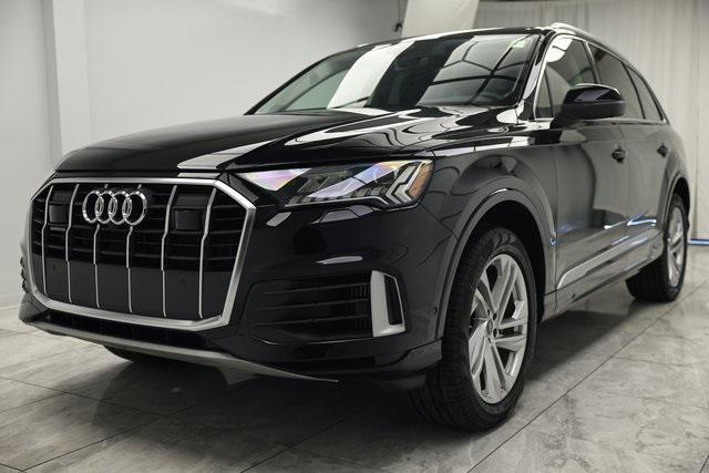 used 2024 Audi Q7 car, priced at $57,900