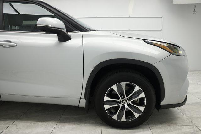 used 2024 Toyota Highlander car, priced at $43,500