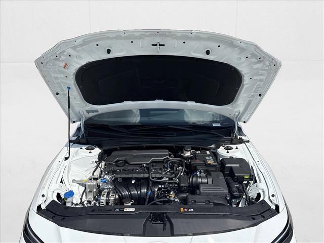 new 2025 Hyundai Elantra car, priced at $23,298