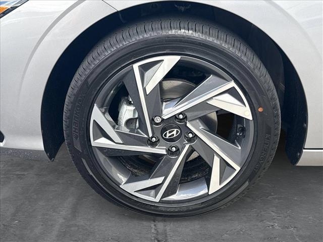 new 2025 Hyundai Elantra car, priced at $30,979
