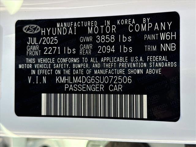 new 2025 Hyundai Elantra car, priced at $23,398