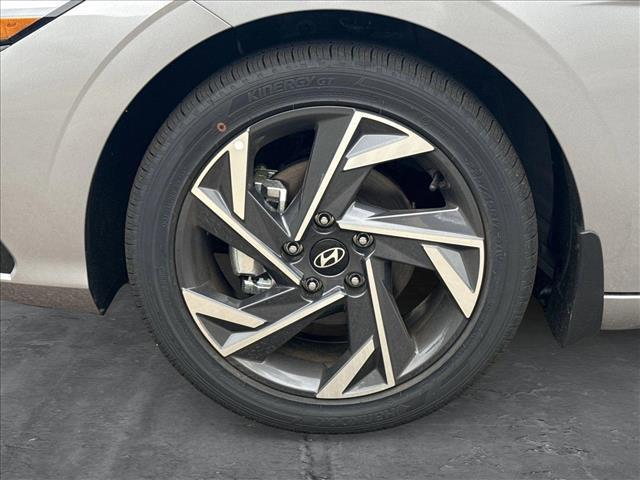 new 2025 Hyundai Elantra car, priced at $27,699