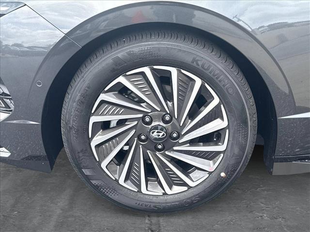 new 2025 Hyundai Sonata Hybrid car, priced at $38,759