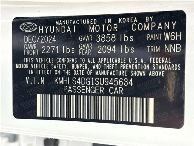 new 2025 Hyundai Elantra car, priced at $26,369