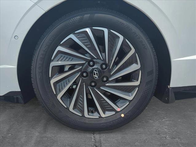 new 2025 Hyundai Sonata Hybrid car, priced at $39,186