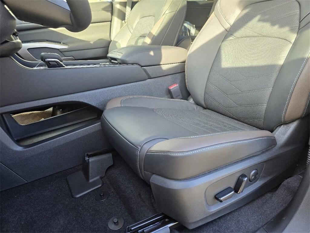 new 2025 Nissan Pathfinder car, priced at $55,155