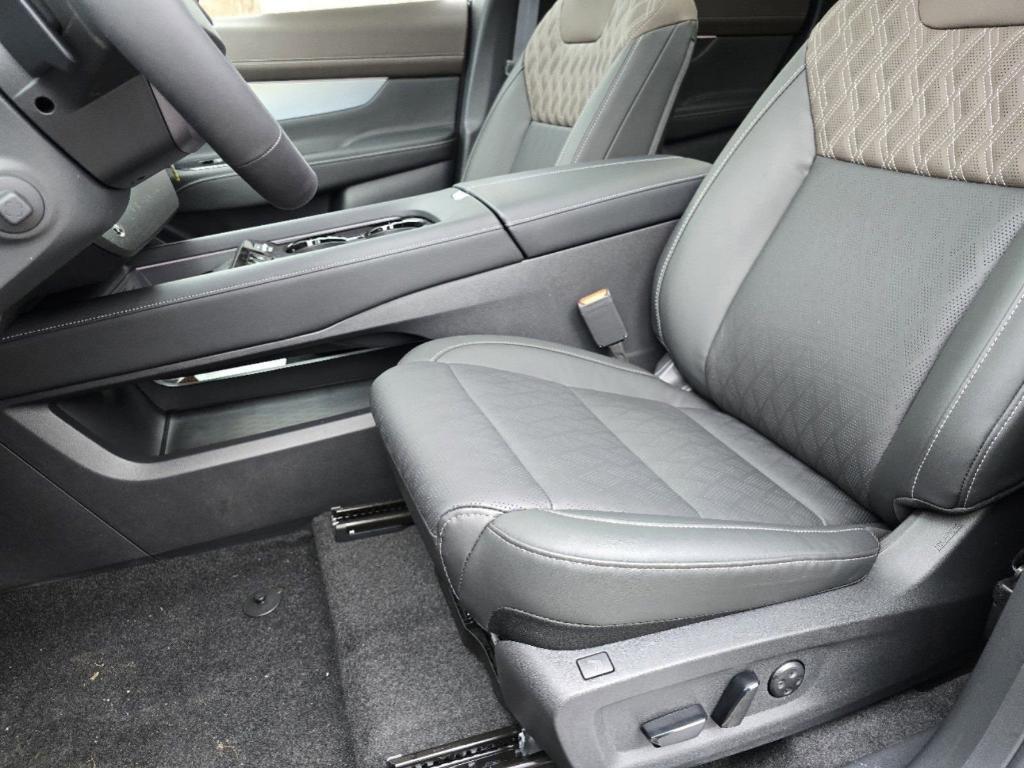 new 2025 Nissan Murano car, priced at $50,000